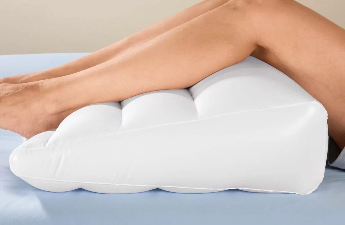 Подушка Bed Wedge. Подушка AIRGEL Ormatek. Ортопедическая подушка для ног. Ортопедический валик для ног. Подушки для ног для сна купить