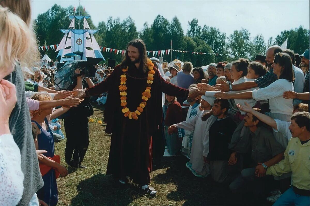 Секта г. Виссарион секта красноярский край. Религиозные сектанты. Сектанты жертвоприношение. Церковь последнего завета виссариона красноярский край.