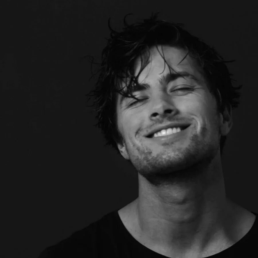 Burns видео. Барт и сестра милхауса. Burns видео. Burns видео. Бернс симпсоны.