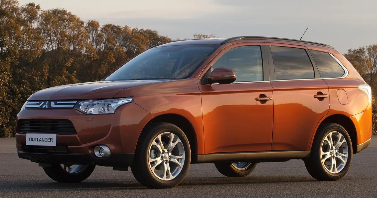 Где на mitsubishi outlander. Митсубиси Аутлендер 2013. Mitsubishi Outlander 5. Аутлендер 2013 2.4. Mitsubishi Outlander Ultimate 2.4.