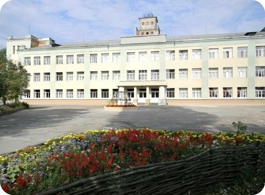 город чашники витебской области. чашники витебская. элитная школа внутри класс. нефтеюганский р-н, п. школьная площадь 8.