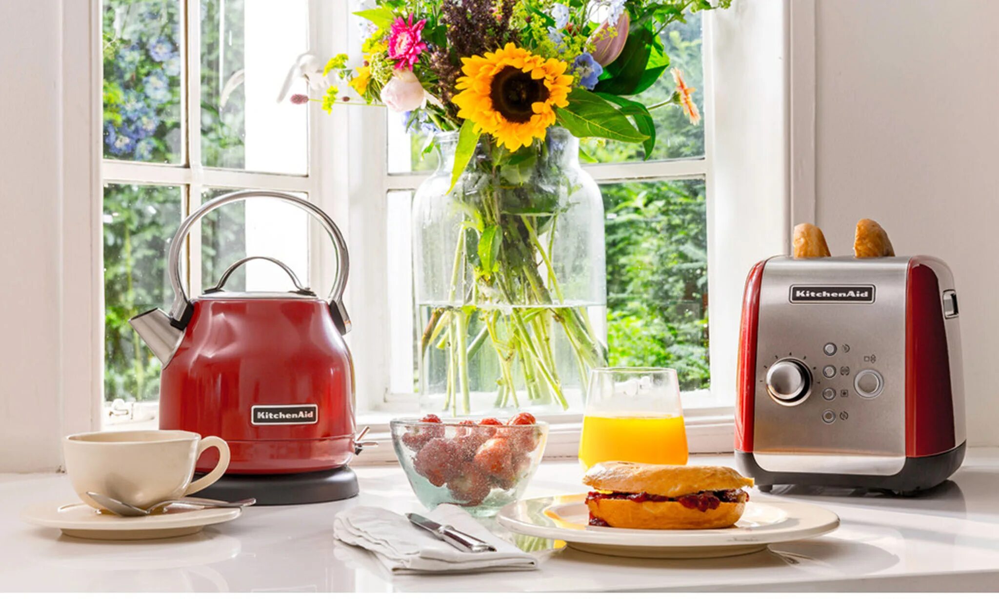 Электрический чайник. Чайник на 5 минут. Электрический чайник. Kitchenaid чайник электрический. Красивый электрический чайник.