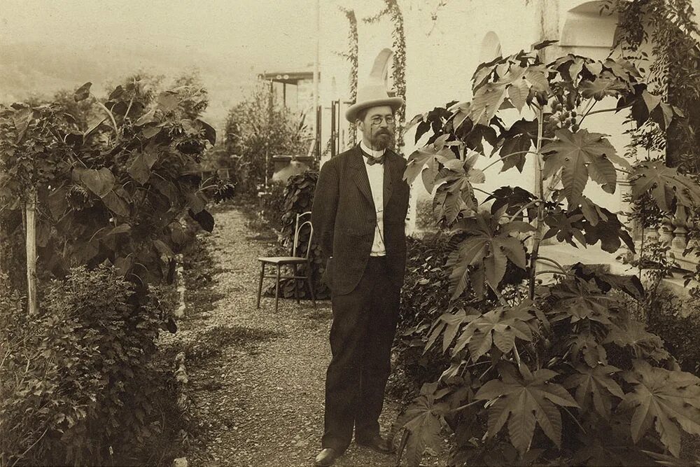 Жизнь чехова в крыму. Дача «омюр» в ялте. Чехов и книппер ялта 1902. Чехова в ялте. Чехова в ялте (белая дача).