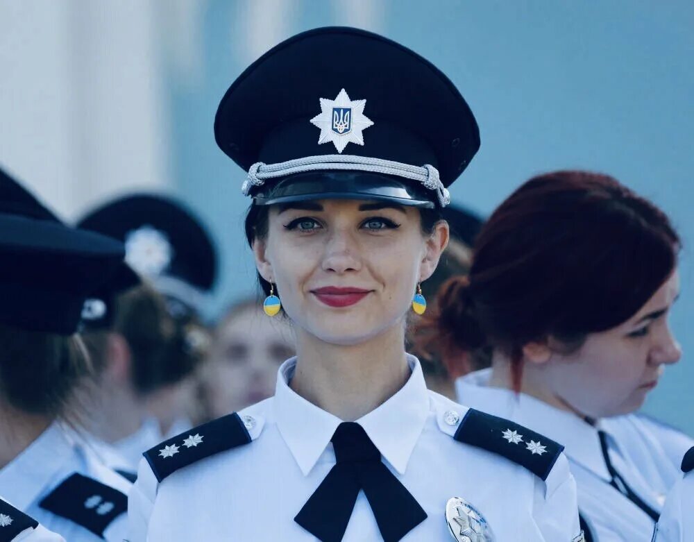 Сербские девушки. Сербская Полицейская девушка. Самая красивая форма полиции. Полиция Сербии девушки.