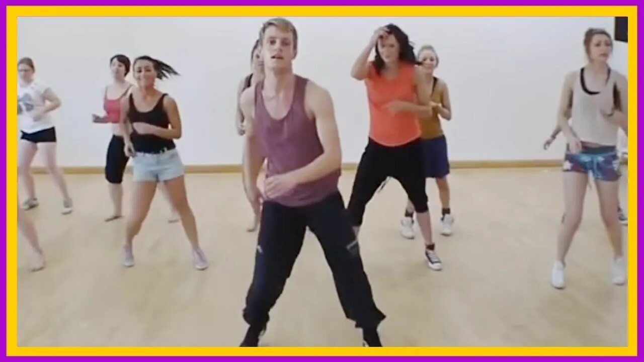 Зумба групповые занятия. Зумба для похудения для начинающих видео. Худеем с зумбой. Баннер зумба фитнес. Зумба для похудения для начинающих видео.
