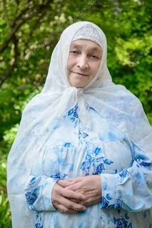 Бабушка в белом