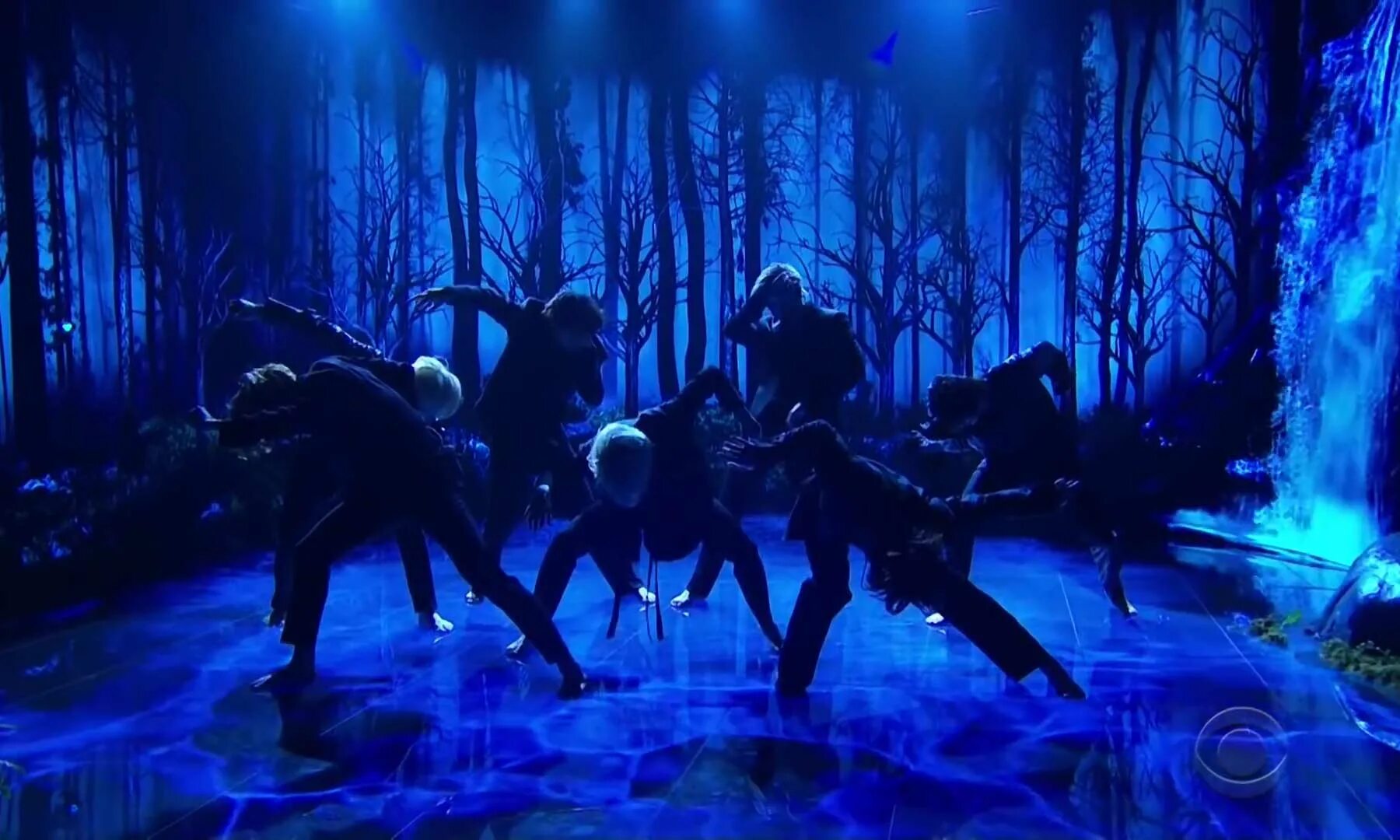 Блэк свэн бтс. Бтс блэк свэн. Бтс дэнс практик. Bts black swan. Black swan bts выступление.