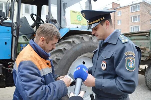 Сайт гостехнадзора тульской области. Гостехнадзор Волхов. Гостехнадзор Красноярск. Гостехнадзор Березники. Инспектор Гостехнадзора.