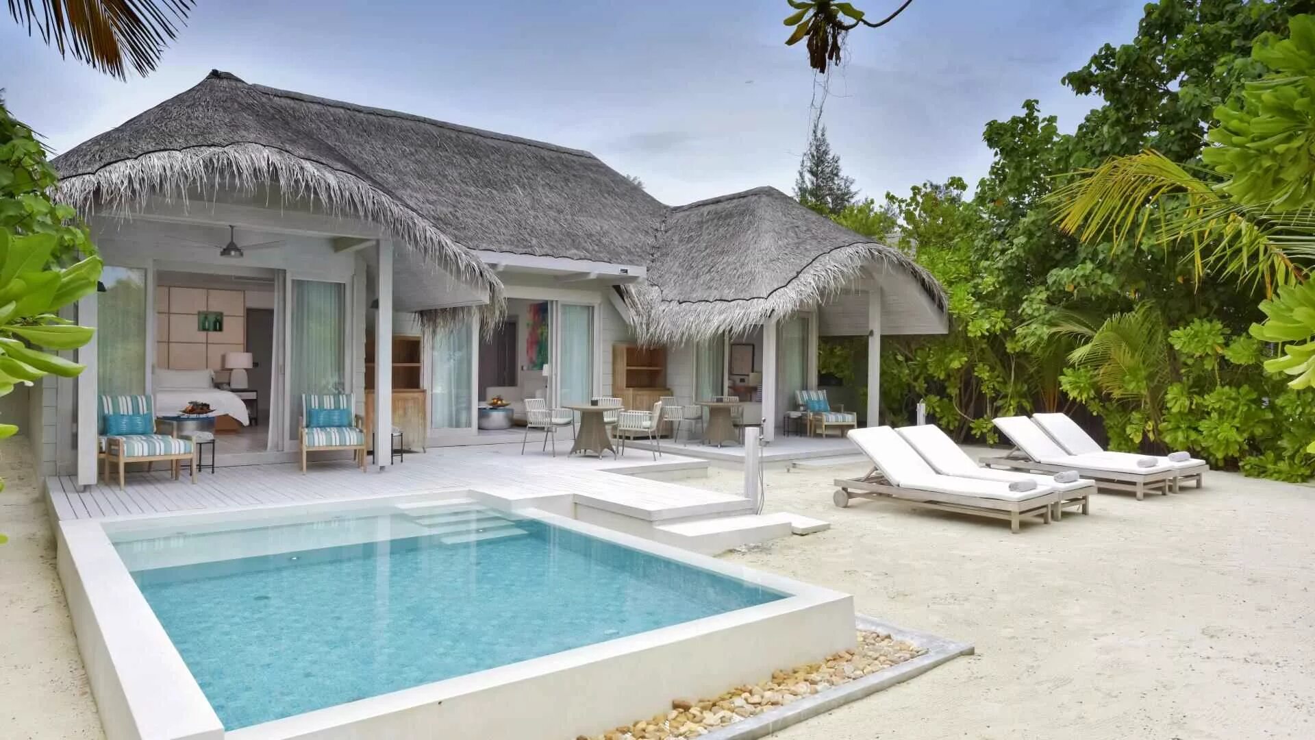 Your luxury. Остров Канухура Мальдивы. Отель Канухура Мальдивы. Kanuhura Maldives 5. Бич вилла Мальдивы.