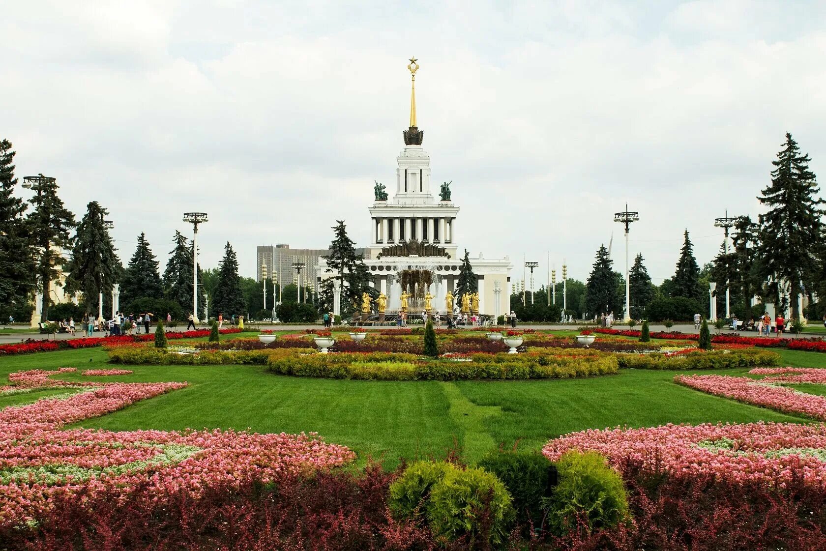 Парк ВДНХ Москва. ВСХВ ВДНХ ВВЦ. ВДНХ Москва лето. Всероссийский выставочный центр ВДНХ.