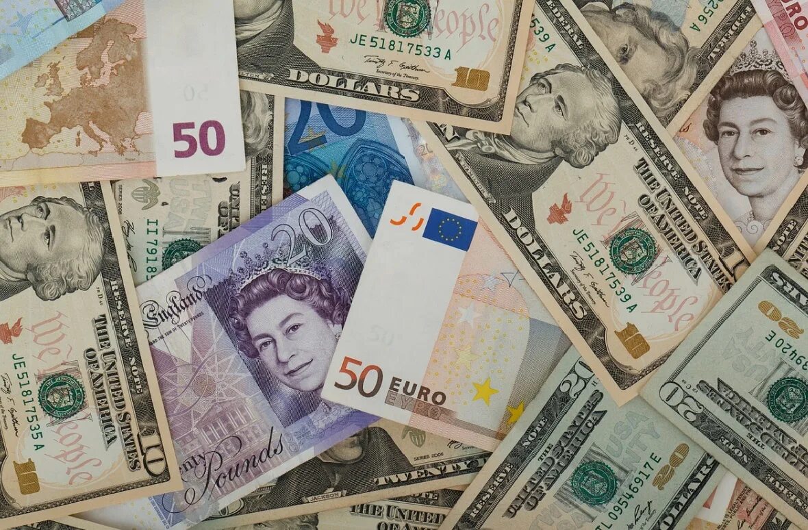 Какой доллар и евро. Валюта. Валюта картинки. Иностранная валюта. Доллар и евро.