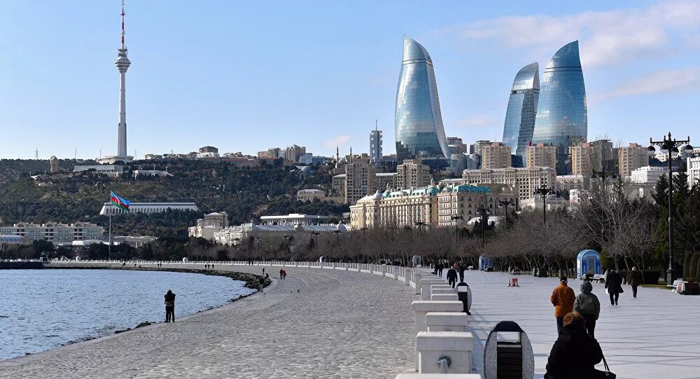 Погода в баку в сентябре. Набережная Баку 2022. Баку 2022 город. Бульвар в Баку Азербайджан. Баку бульвар зимой.