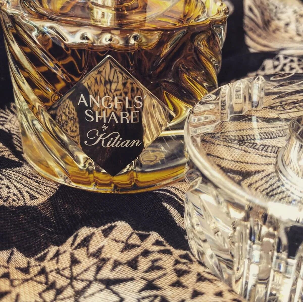 Ангел шаре килиан. Kilian Eau de Parfum Angel's share. Парфюм Angels share Kilian. Kilian Angels share 50ml EDP. Kilian Angel's share 50 ml.