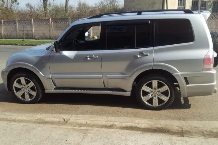 Покупка дисков с резиной - Mitsubishi Pajero (4G), 3 л, 2008 года колёсные диски