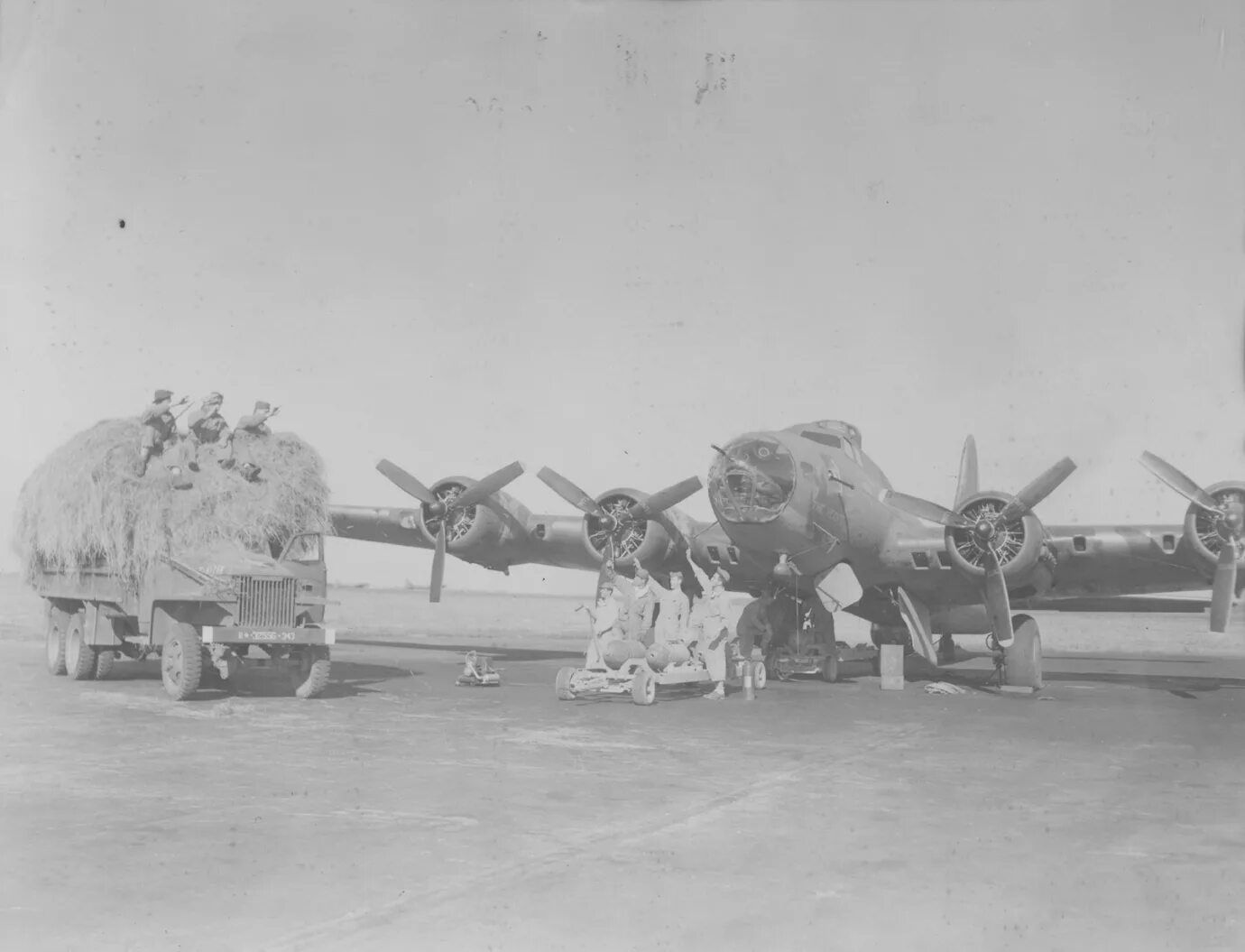 "500-я бомбардировочная эскадрилья" сша. Бомбардировщик эскадрилья. Эскадрилья тяжелых бомбардировщиков. Бомбардировщик эскадрилья. Эскадрилья б 17.