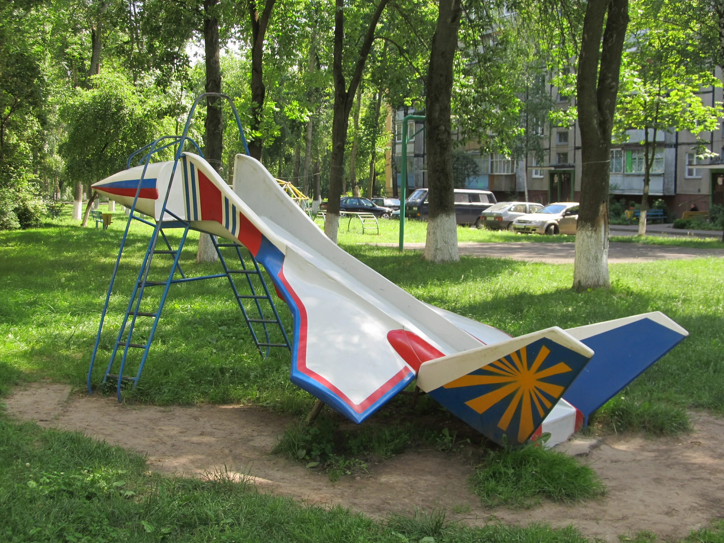 Купить гомель самолет. Самолет на детскую площадку. Детская площадка самолет. Деревянный самолет для детской площадки. Самолет для сада детской площадки.