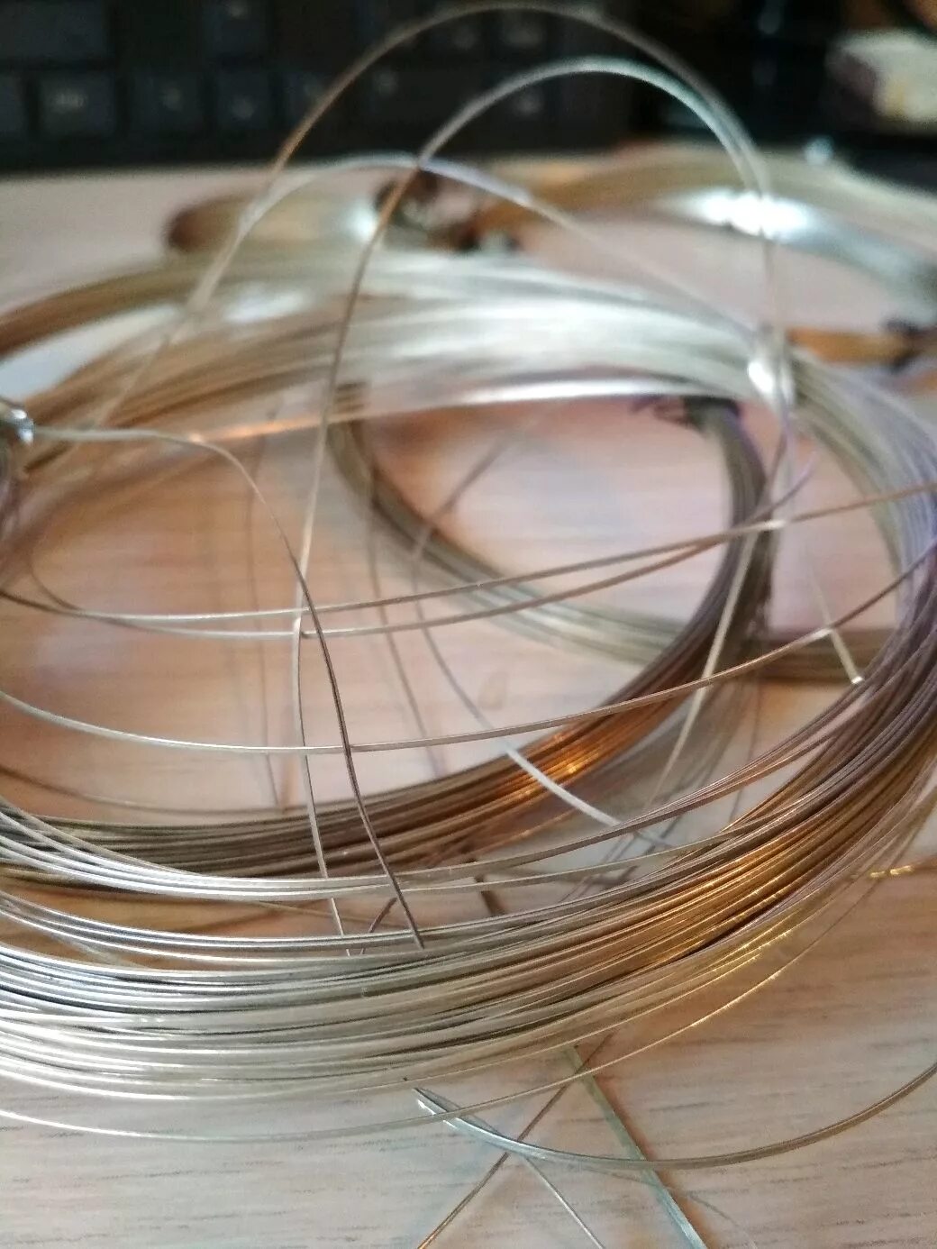 Проволока плотно. Проволока viromet 347. remanium gm 800+ проволока. медная проволока для рукоделия. серебряная проволока.