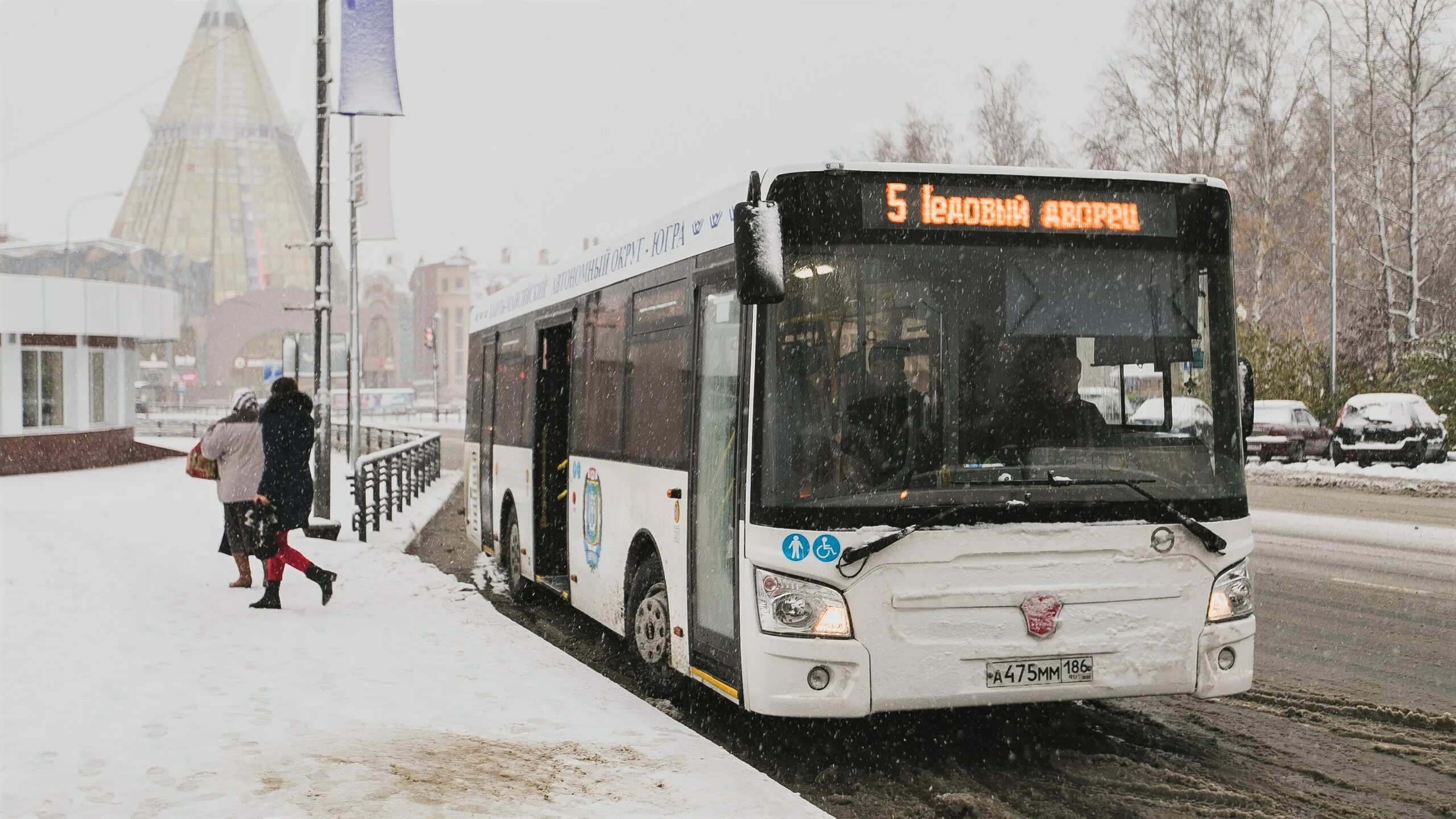 Автовокзал ханты мансийск купить. Автобусы Ханты Мансийска. Автобус ЛИАЗ 4292.60. Автобусы ЛИАЗ Нижневартовск. ЛИАЗ Ханты Мансийск.