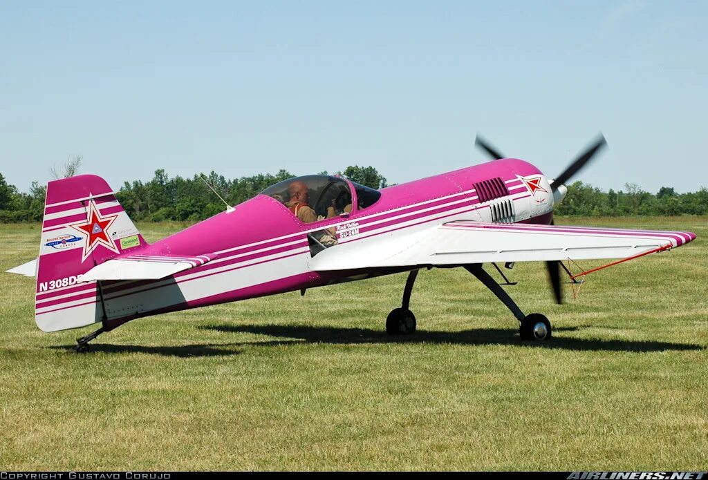 Спортивный самолет су-26. Су 26 бомбардировщик. Су-26м самолет. Су-26м самолет. Спортивный самолет су-26.