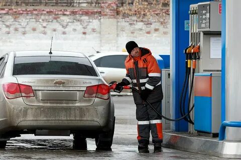 Сколько платят на заправке