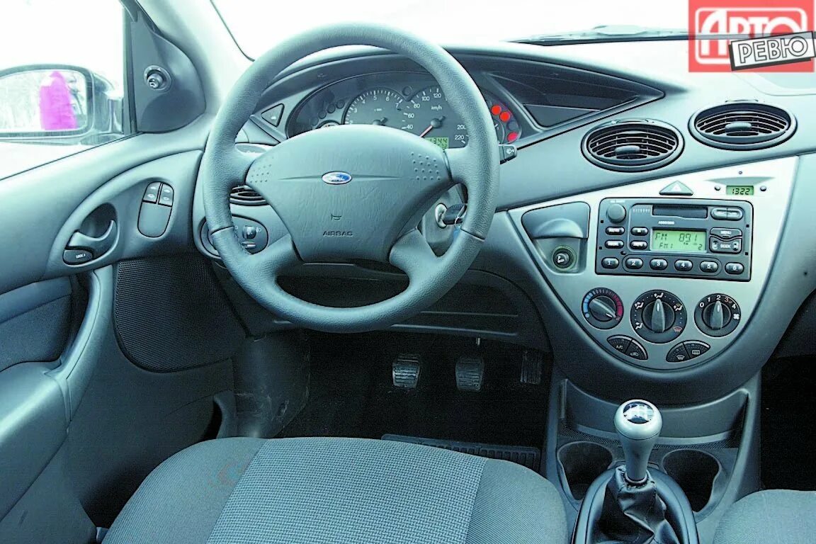 Форд фокус 1 седан 2001. Форд фокус 1 седан 2005. Ford Focus 2001-2005. Форд фокус 1 седан салон.