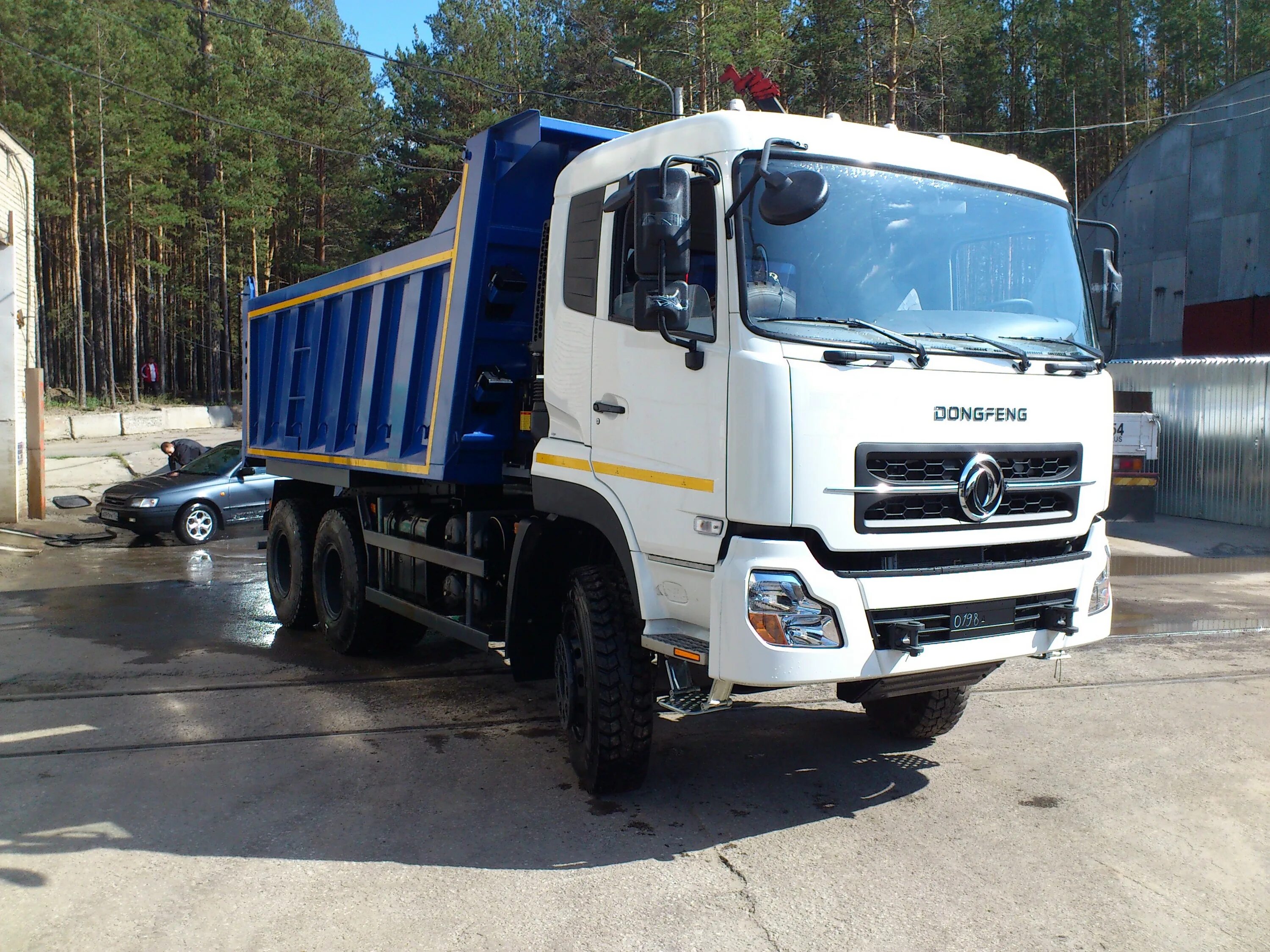 Самосвал донг. Донг фенг самосвал 2022. Донг фенг 375 самосвал. Донг фенг 25 тонн. Самосвал донг.