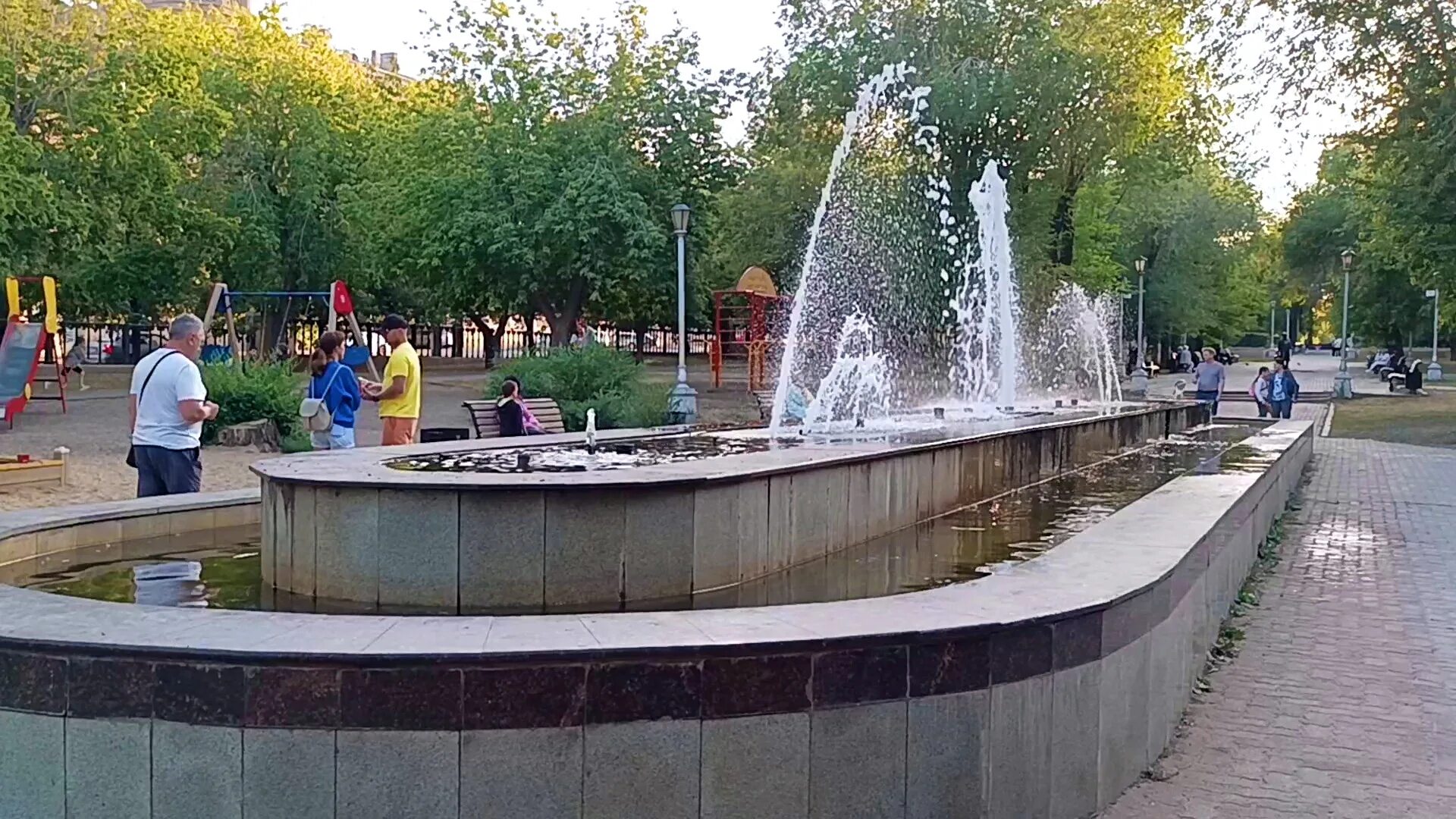 Малый сквер металлургов. Парк металлургов магнитогорск сейчас. Малый сквер металлургов, магнитогорск. Сквер металлургов магнитогорск. Памятники магнитогорск парк металлургов.