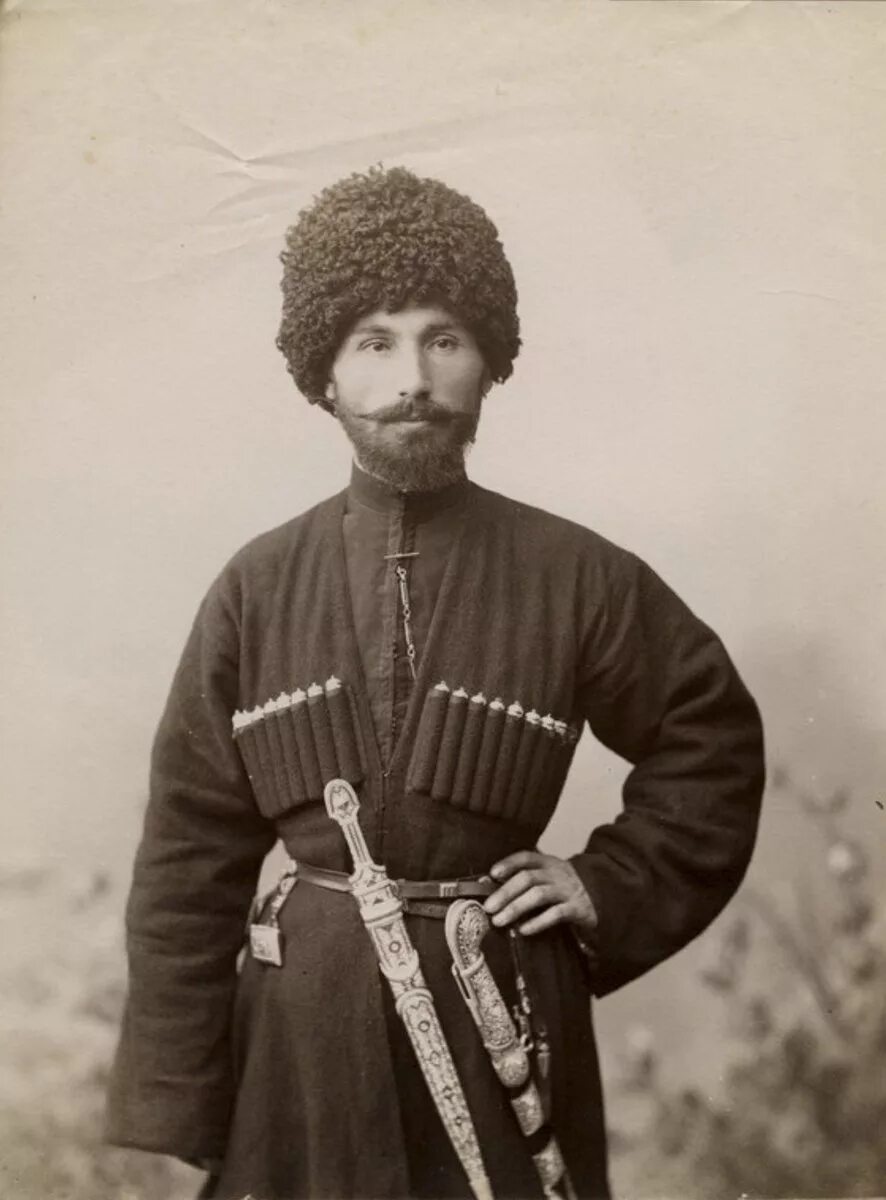 Народы кавказа 19 век адыги. Горцы кавказа 19 век. Кумыки нац наряд. Горец осетин. Осетины иронцы.