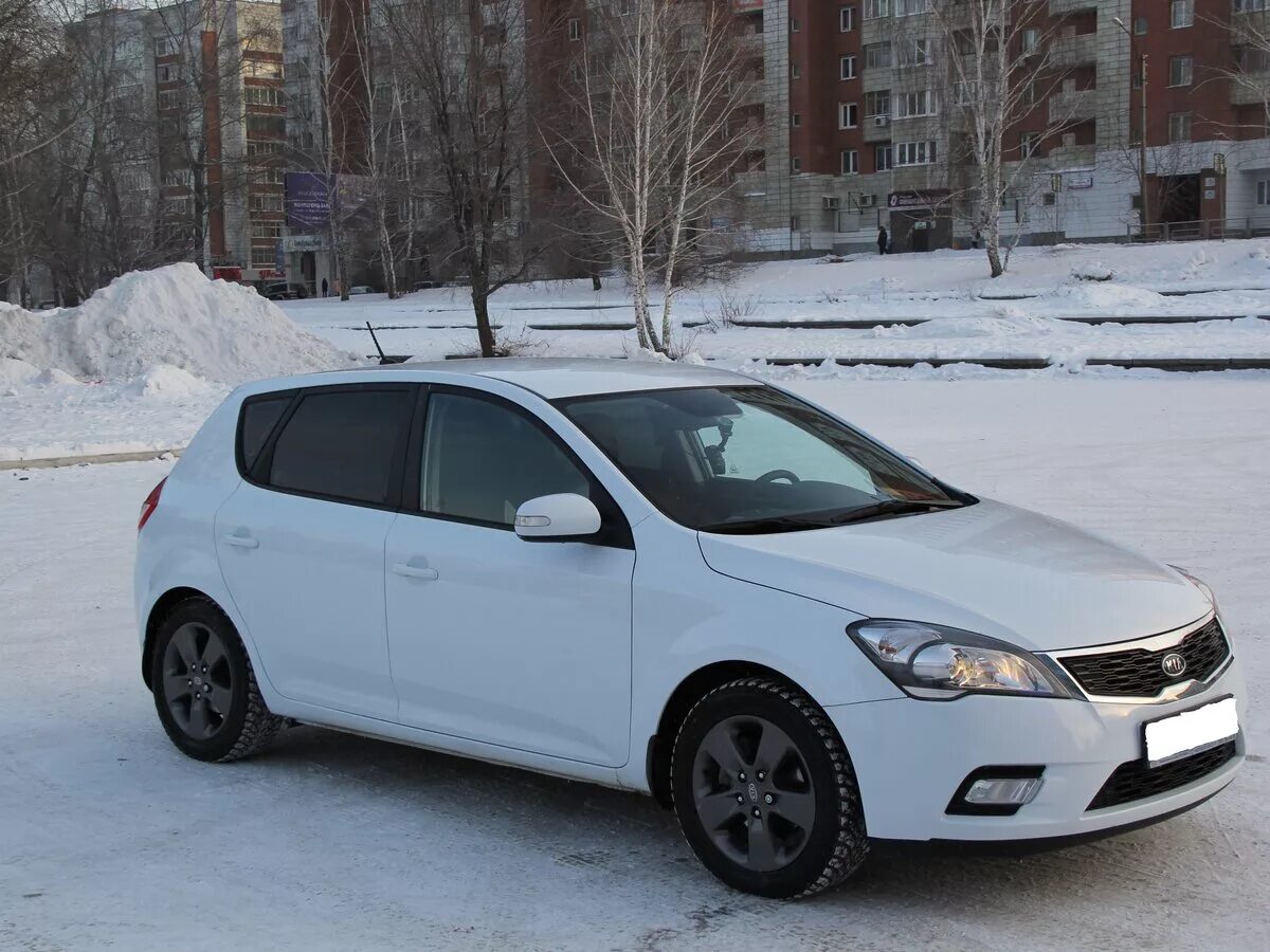 Сида ру. Kia Ceed 2011 белый. Kia Ceed (2010) белый. Kia Ceed 2011 122 л.с. Киа СИД 2010 хэтчбек белая.