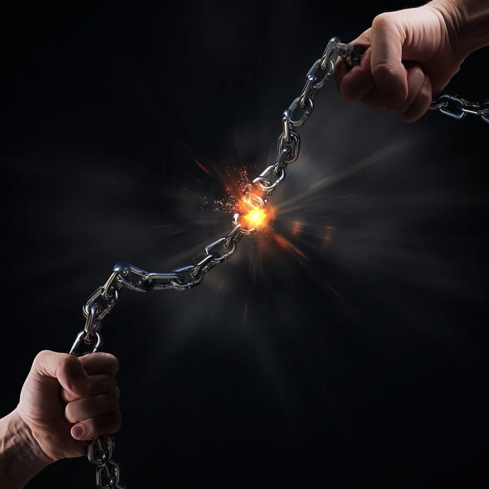 и если бы оковы разломать. и если бы оковы разломать. освободиться от оков. мужчина в цепях. освободиться от оков.