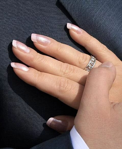 красивая форма ногтей. маникюр удлиняющий короткие ногти. маникюр удлиняющий короткие пальцы. какие ногти удлиняют пальцы. маникюр.