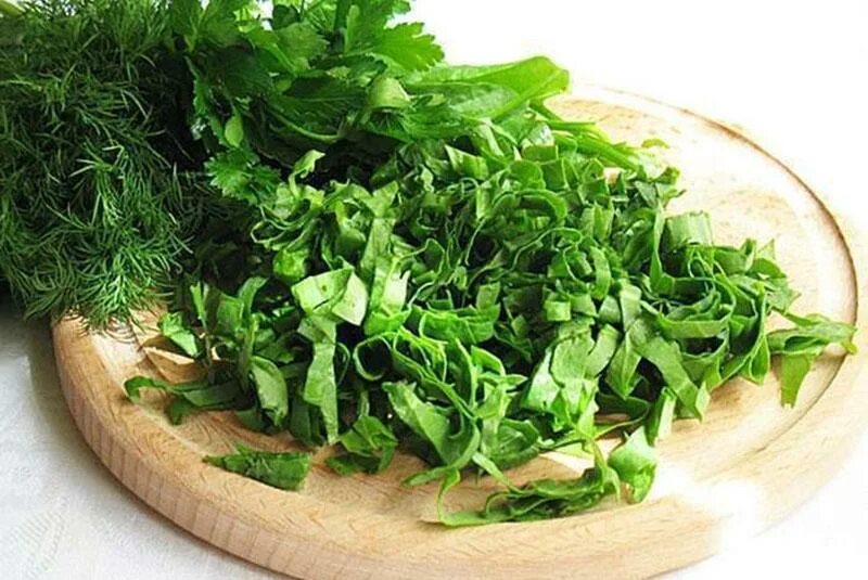 Нарезанная зелень. Зелень нарезка. Мелко нашинковать зелень. Петрушка. Укроп петрушка кинза.