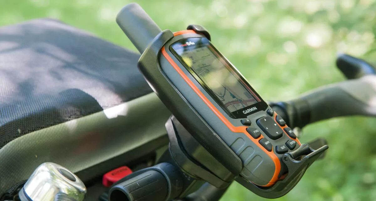 Какой навигатор лучше установить для леса. Держатель для garmin gpsmap 64. garmin 62s. garmin gpsmap 64 крепление на снегоход. держатель для навигатора гармин 64 на снегоход.