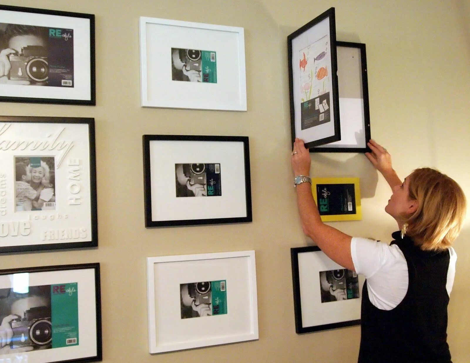 Change frame. Стена славы для ребенка в квартире. display frame. art display. kids artwork frames changeable.