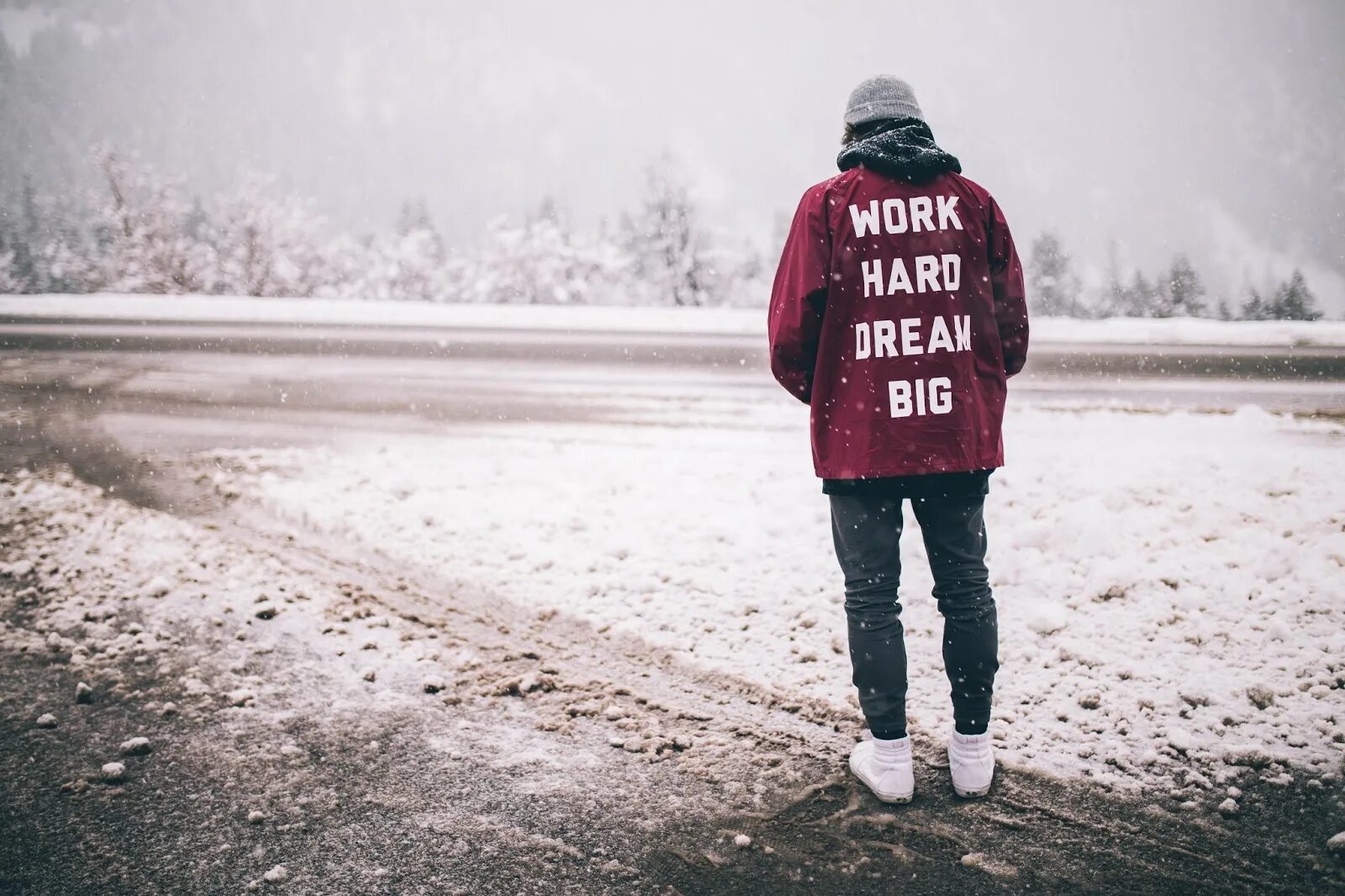 Hard work wear. Work hard. Картинка hard work. Work hard picture. Картинки work hard Dream big.