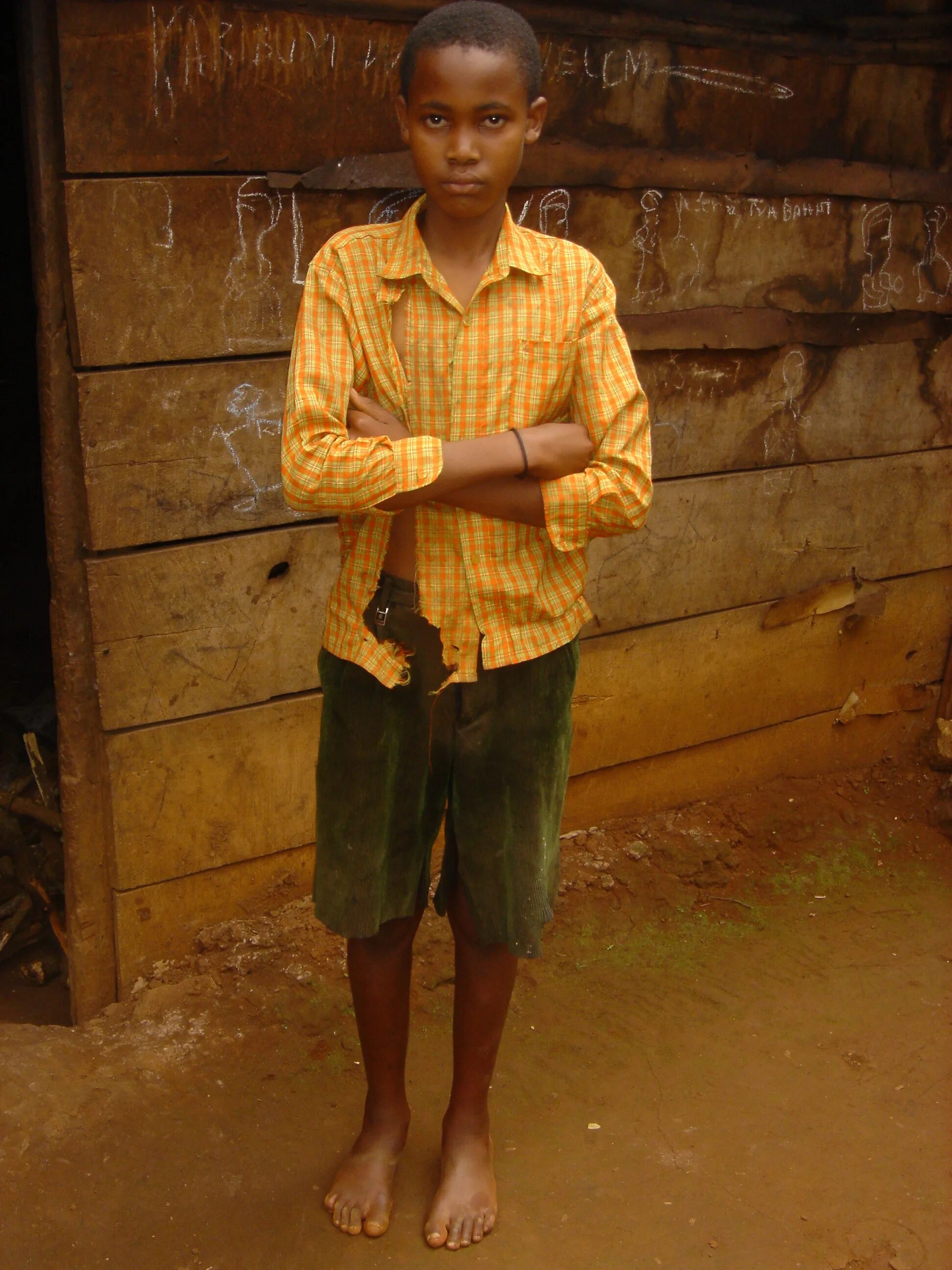 The poor boy hat. Маленький индийский мальчик. Голодный мальчик сирота. Poor boy. Нищий мальчик.