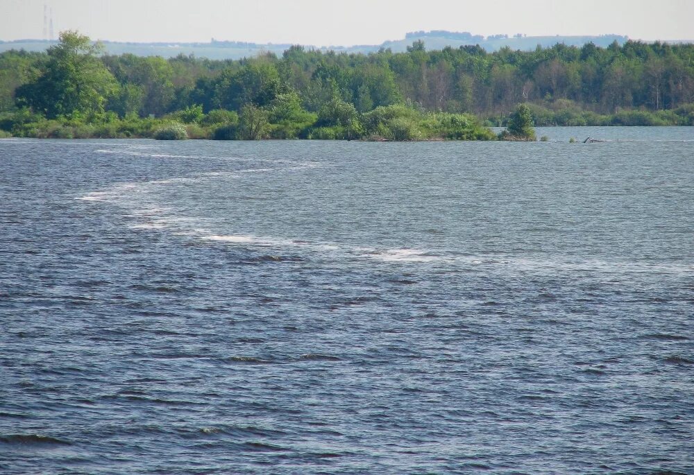 Белый берег кама. Набережные челны водохранилище. река кама и нижнекамское водохранилище. нижнекамское водохранилище татарстан. река кама набережные челны.