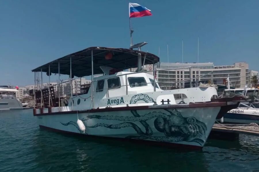 На морскую прогулку на катерах