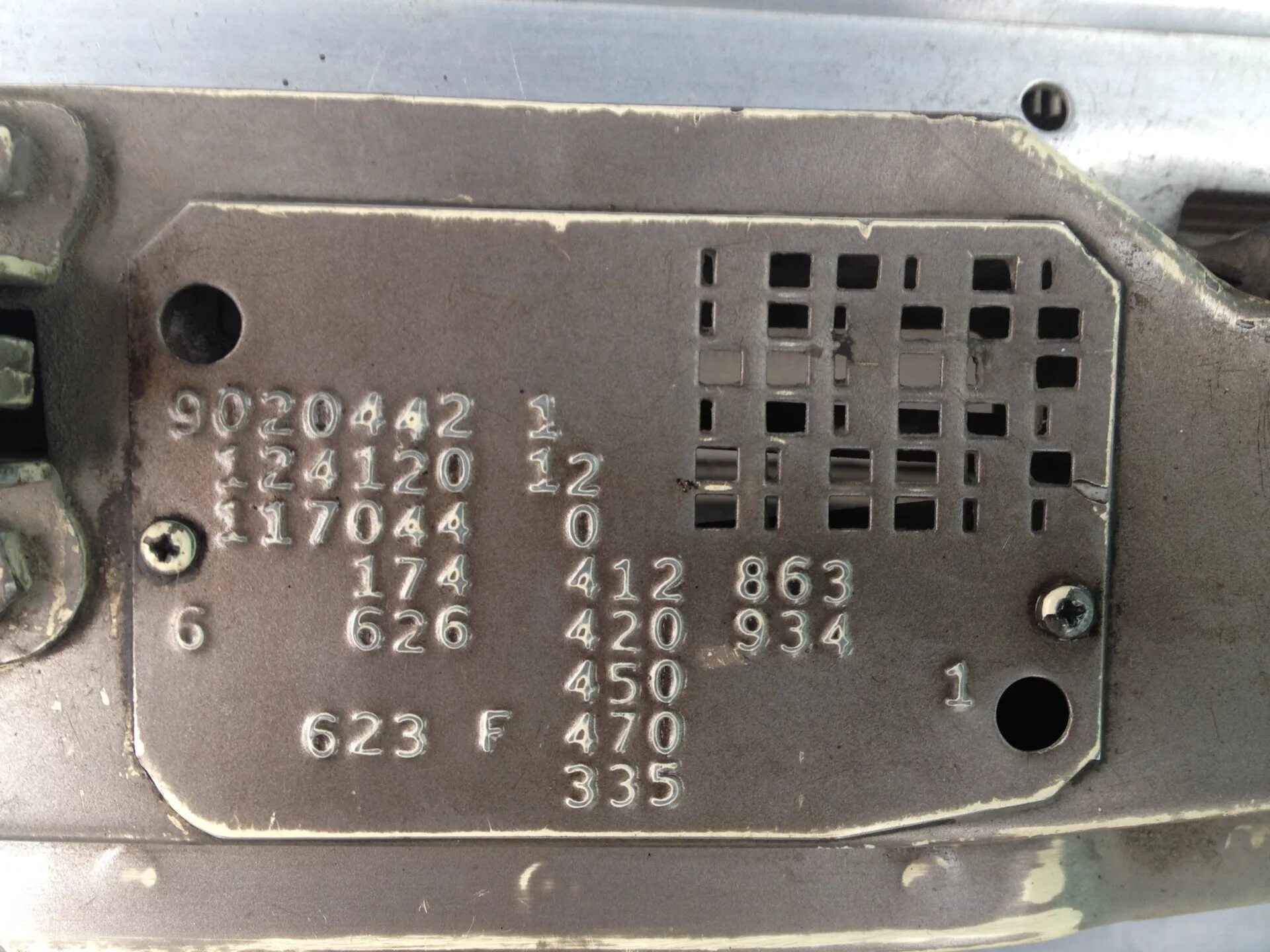 Вин 124. Вин номер мерседес 124. Вин табличка mercedes 124. Вин номер мерседес 123. Вин 124.