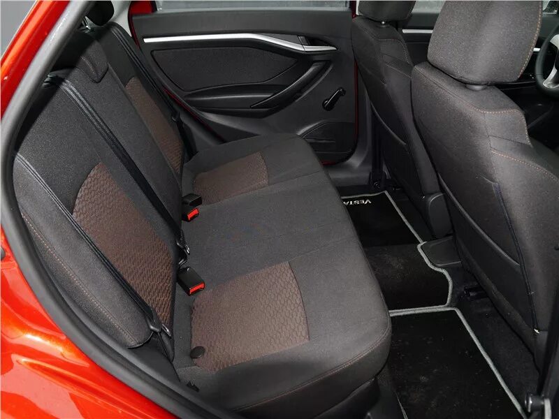 Файл:Lada Vesta SW Cross interior 01.jpg - Вікіпедыя