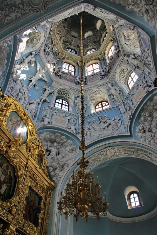 Храм знамения после реставрации. Колокольня церкви знамения в дубровицах. Дубровицы внутри. Усадьба дубровицы | храм знамения пресвятой богородицы. Дубровицы лепнина храма.