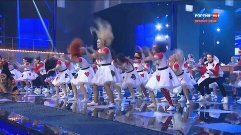 Алиса танцует видео