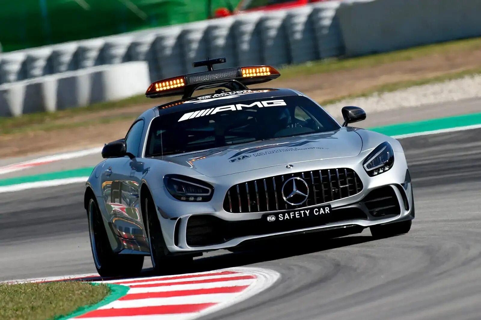 2025 car. Mercedes amg safety car f1. f1 сейфти кар. пейс кар астон мартин ф1. formula 1 aston martin safety car.