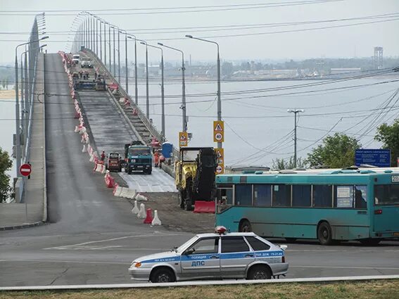 Саратовский мост с Энгельса. Энгельс въезд на мост в Саратов. Саратов Предмостовая мост. Мост Саратов Предмостовая площадь. Камера мост энгельс