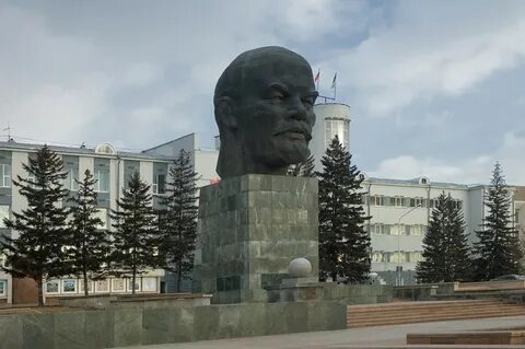 Какие памятники находятся в улан удэ