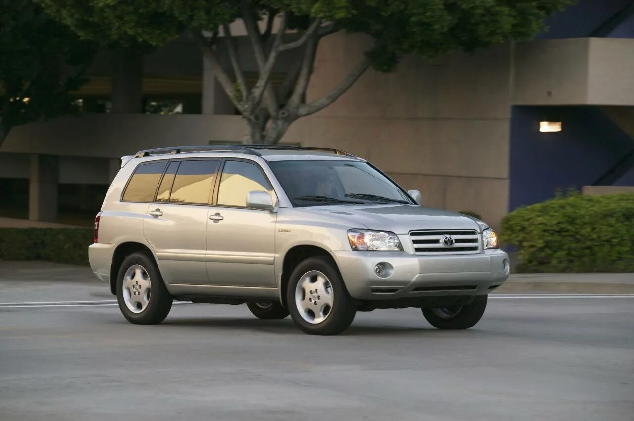 Тойота хайлендер 1 поколения. Тойота хайлендер 2004. Тойота хайлендер 2004 2007. Toyota Highlander 2001.