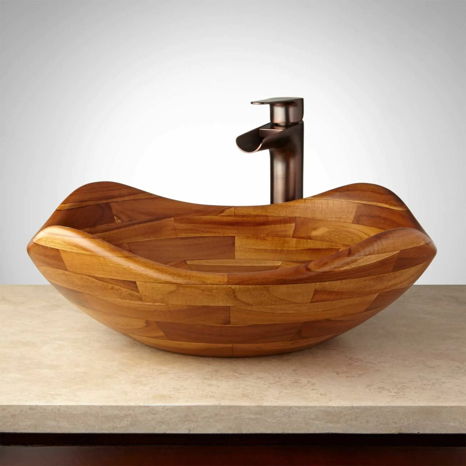 Раковина из дерева в ванную. Деревянная раковина. Деревянная ванна. Раковина из дерева. Раковина из цельного дерева.