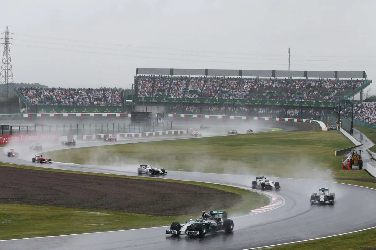 Формула 1 япония гонка. Гран при Японии 2014. Формула 1 Судзука. Сузука Япония трасса f1. Ф 1 2014 Suzuka.