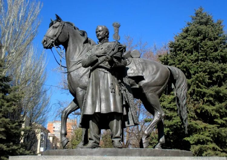 Памятник м и платову. Памятник атаману платову в ростове на дону. памятник атаману матвею платову. памятник атаману платову в москве.