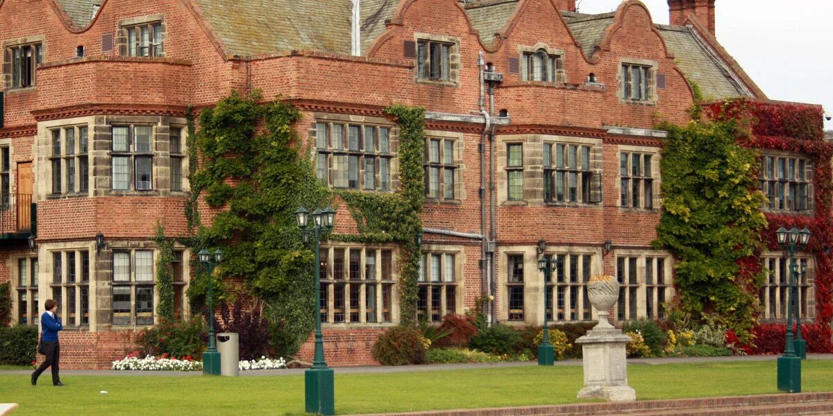 Английская школа королевы. Queen ethelburga's college ученики. Колледж королевы этельбурги в йорке. Английская школа королевы. Колледж королевы этельбурги.
